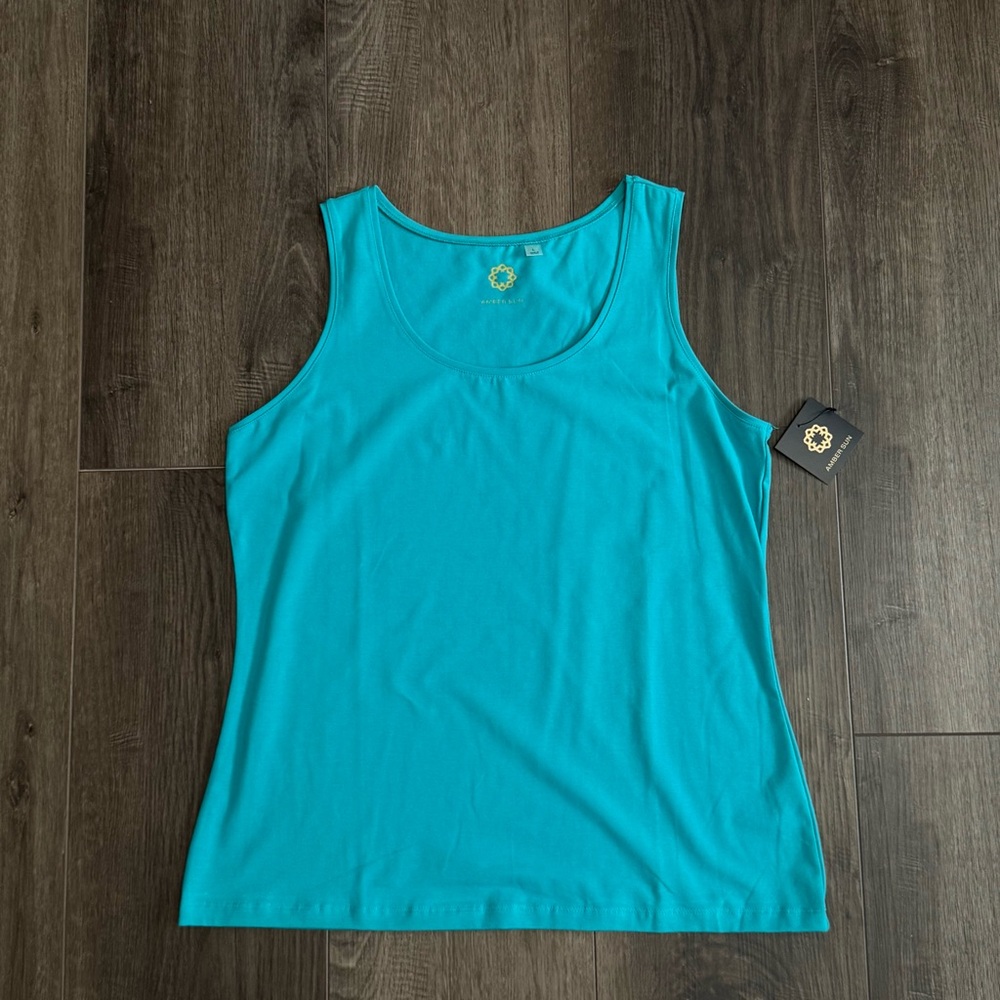 Amber Sun Woman’s tank top NWT Large